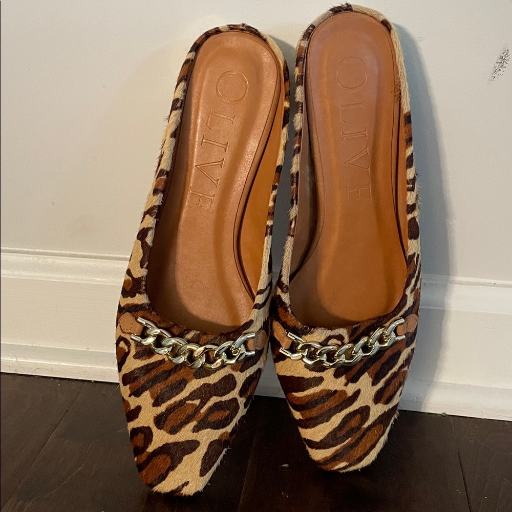 Olive Leopard Print Mules Flats Size7 Calf Hair Styled Comfort Casual Chic